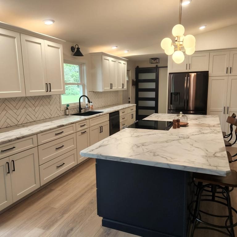 Calacatta Marble (Formica) - Double Radius Edge Moulding