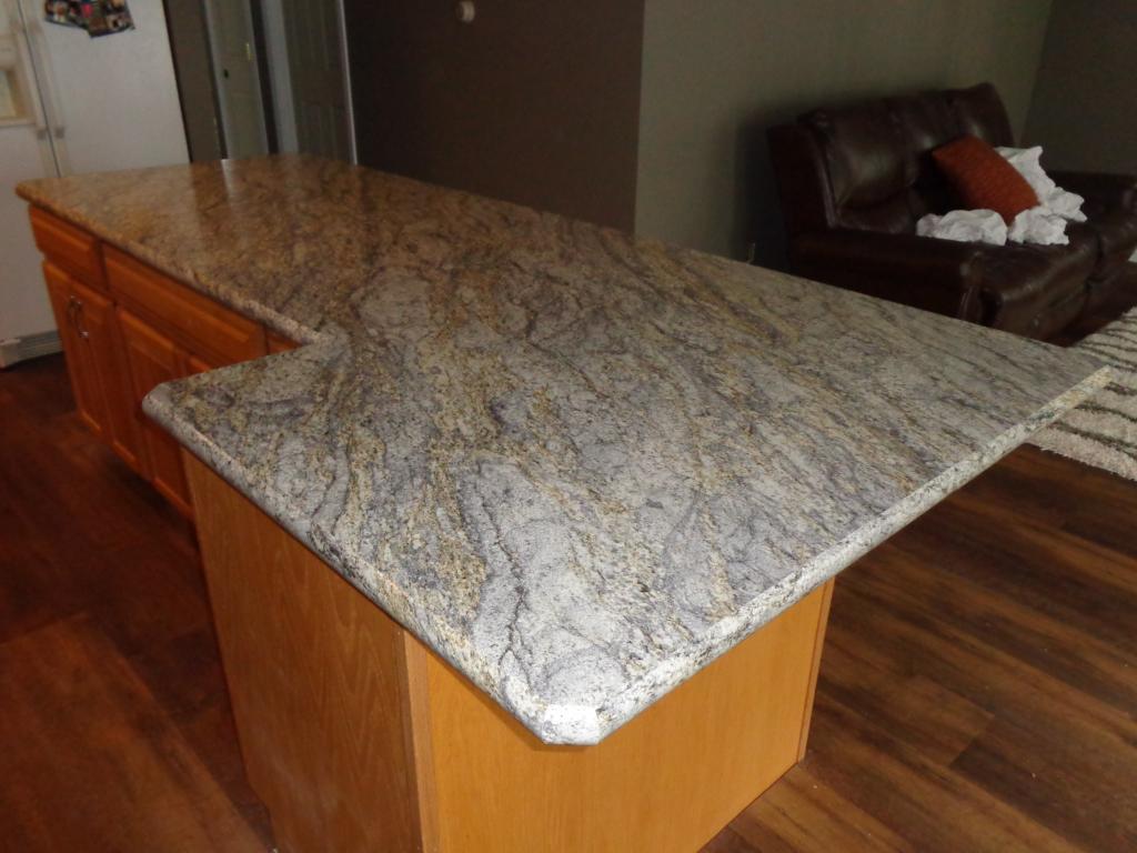 Granito Amarelo (Wilsonart) - Concord Edge Moulding