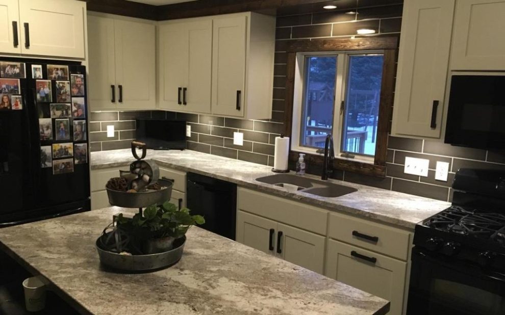 Classic Crystal Granite (Formica) - Ora Edge