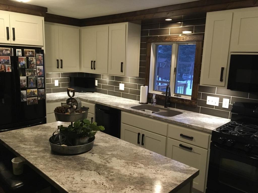 Classic Crystal Granite (Formica) - Ora Edge